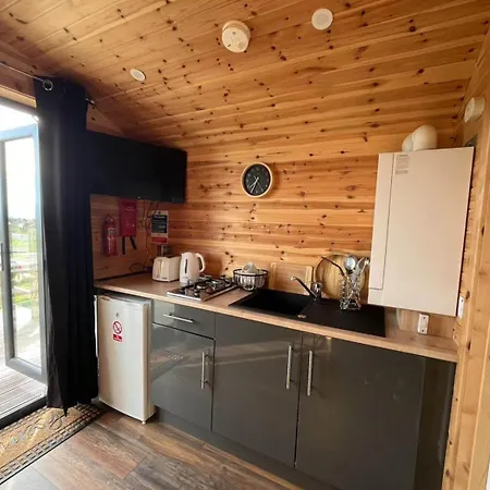 The Getaway - The Red Kite - Pet Friendly Luxury Glamping - Adults Only Prázdninový dům