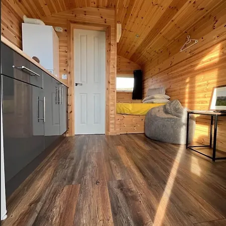 Tatil Evi The Getaway - The Red Kite - Pet Friendly Luxury Glamping *