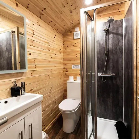 The Getaway - The Red Kite - Pet Friendly Luxury Glamping *